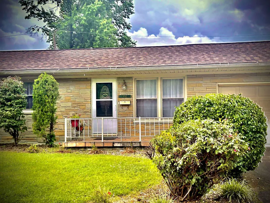 1752 Phillip St, Ironton, OH 45638 - #3