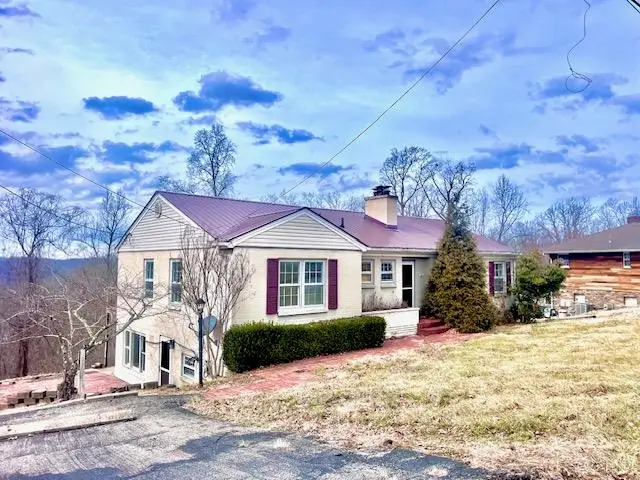 2209 S Inwood Drive, Huntington, WV 25701 - #2