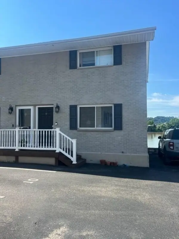 31 Private Drive 149, Unit 9, Chesapeake, OH 45619