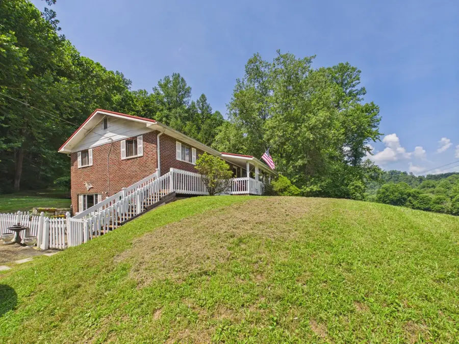 6532 E Mud River Road, Milton, WV 25541 - #2