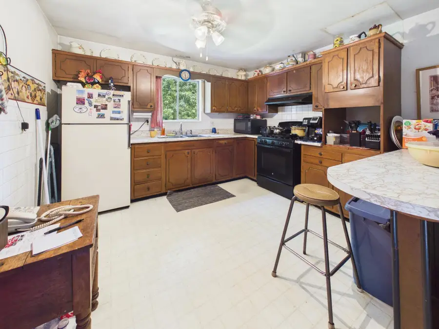 6532 E Mud River Road, Milton, WV 25541 - #3
