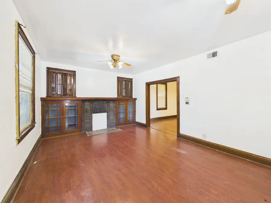1055 19th St, Huntington, WV 25701 - #2