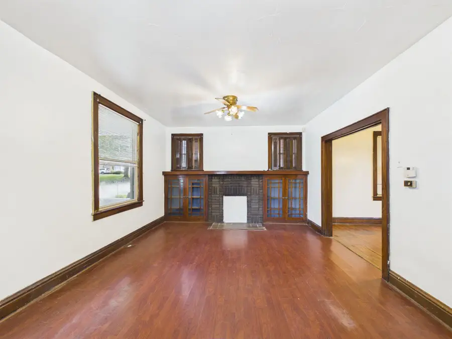1055 19th St, Huntington, WV 25701 - #3