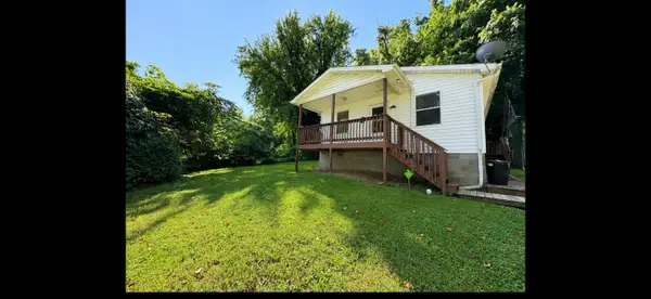 2401 10th Street, Huntington, WV 25703