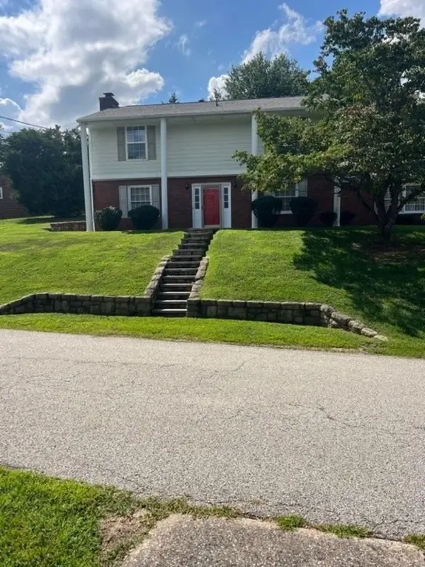 107 Honeysuckle Lane, Huntington, WV 25701