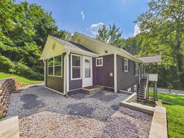 817 Kanawha State Forest Drive, Charleston, WV 25314