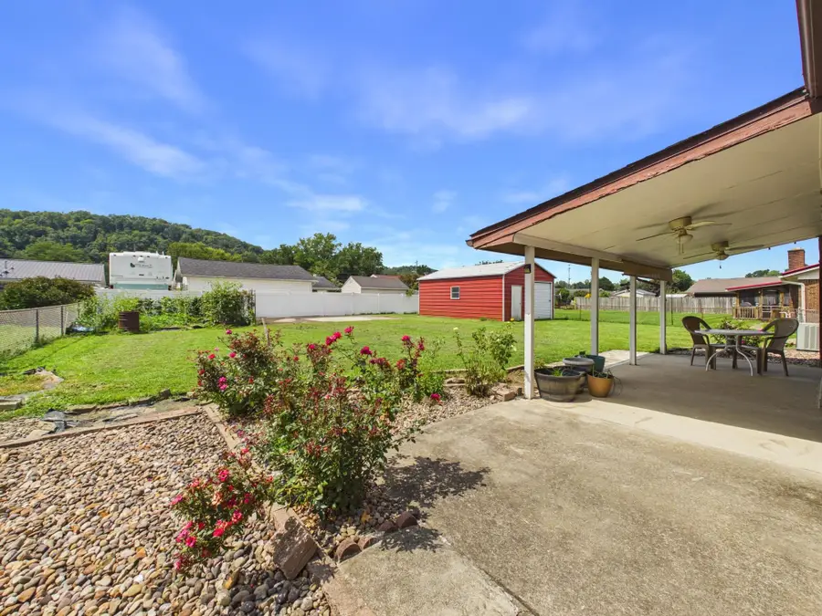 204 Shawnee Estates, Winfield, WV 25213 - #3