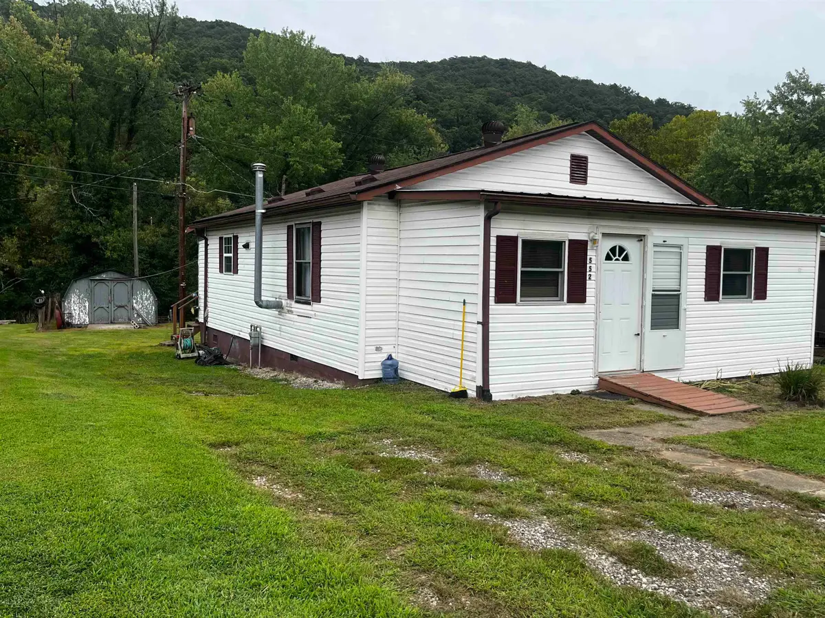 552 Front Street, Wayne, WV 25570 - #1