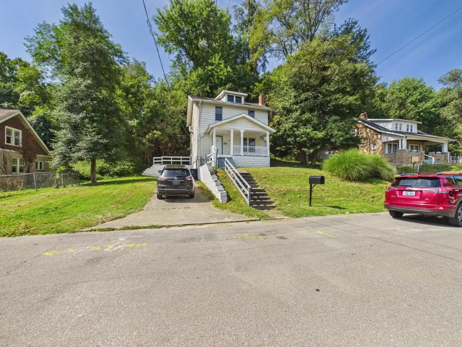 3220 Bath Avenue, Ashland, KY 41101 - #3