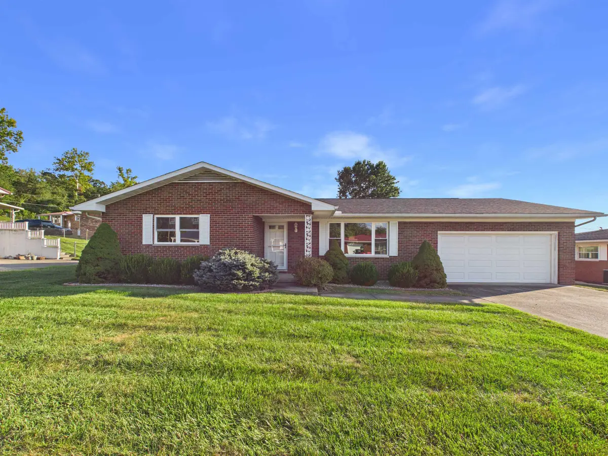 118 Franklin St, South Point, OH 45680 - #1