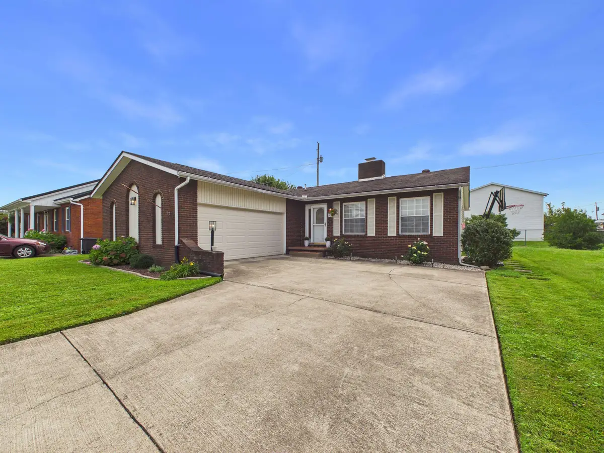 306 Linden Ave, South Point, OH 45680 - #1