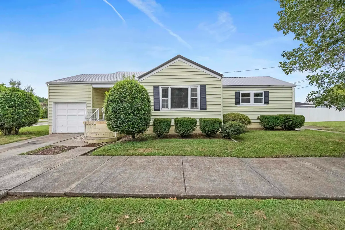 922 Pleasant Street, Ironton, OH 45638 - #1