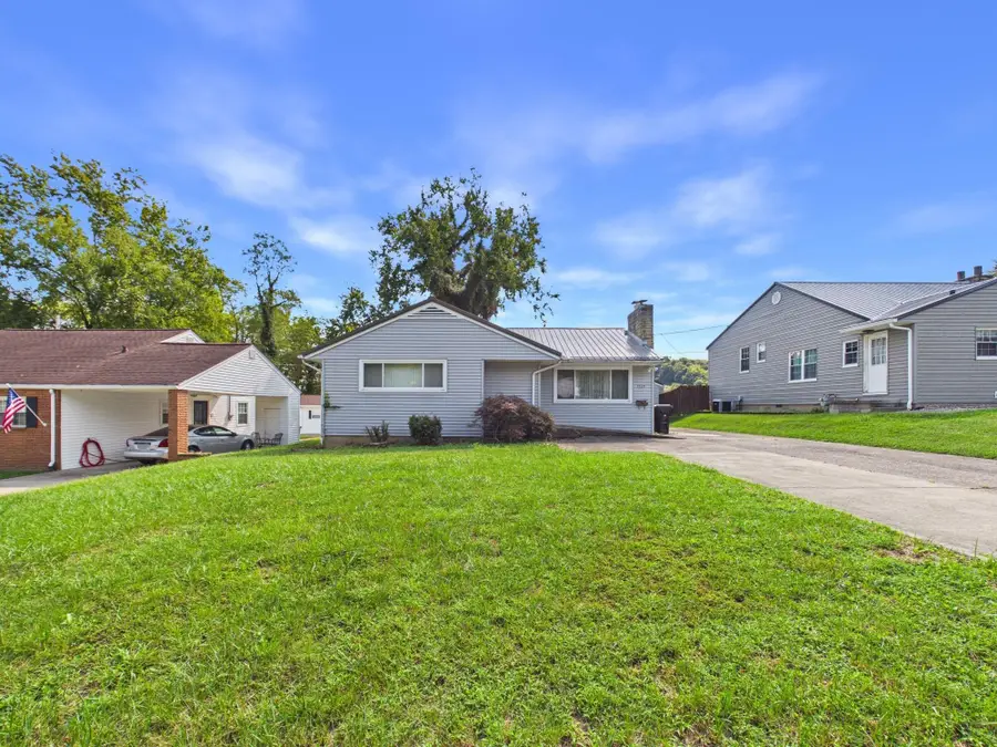 1424 Layton Drive, Portsmouth, OH 45662 - #2