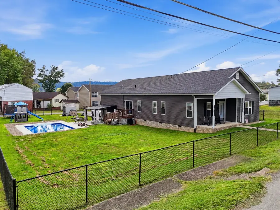 526 Florida Street, Milton, WV 25541 - #3