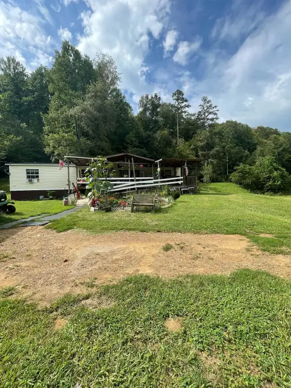 43 LEFT FORK RD, Alkol, WV 25501