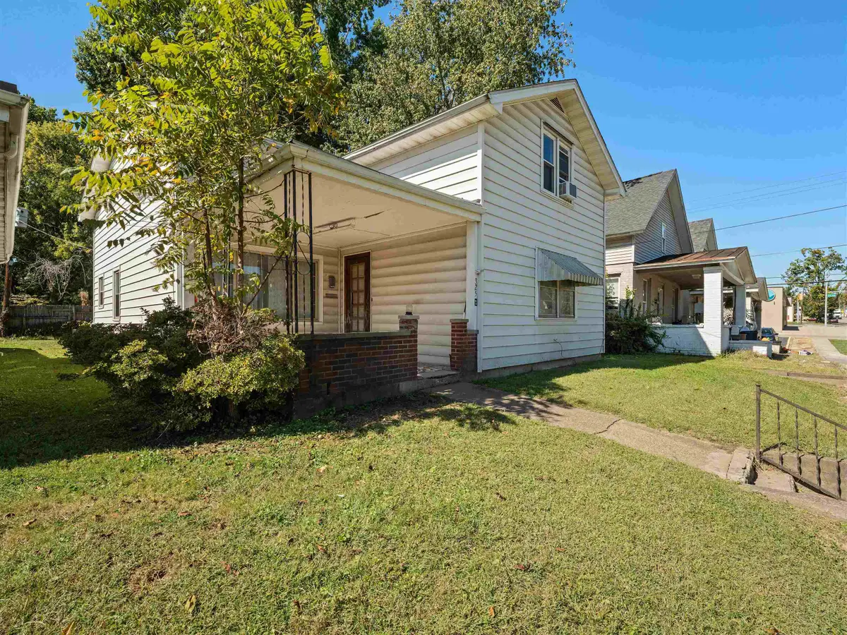 325 26th St, Huntington, WV 25703 - #1