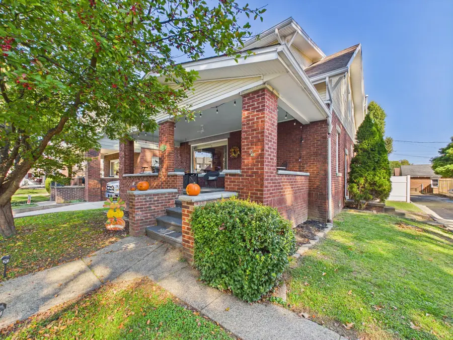 924 2nd Street W, Huntington, WV 25701 - #2