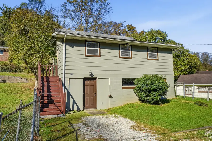 1177 S Jefferson Drive, Huntington, WV 25701 - #2