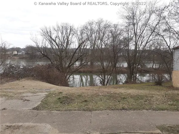 41 Dunbar Avenue, Dunbar, WV 25064