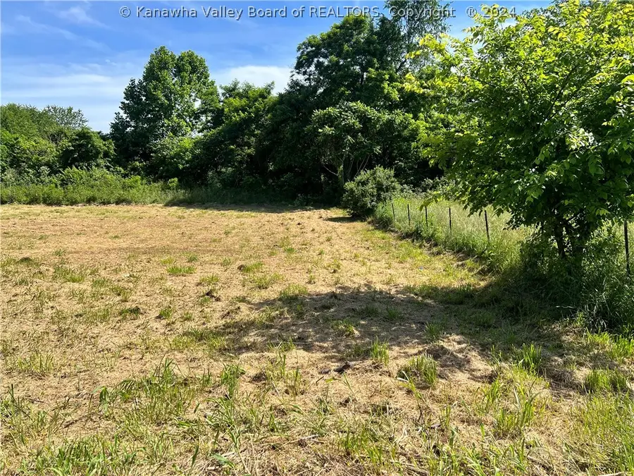 687 Lucas Lane, Point Pleasant, WV 25550 - Image #2