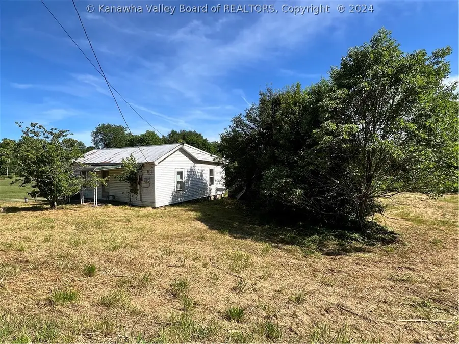 687 Lucas Lane, Point Pleasant, WV 25550 - Image #3