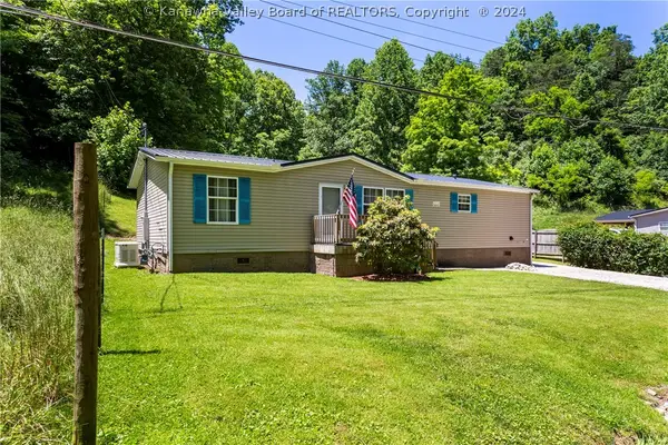 709 Waugh Branch Road, Barboursville, WV 25504