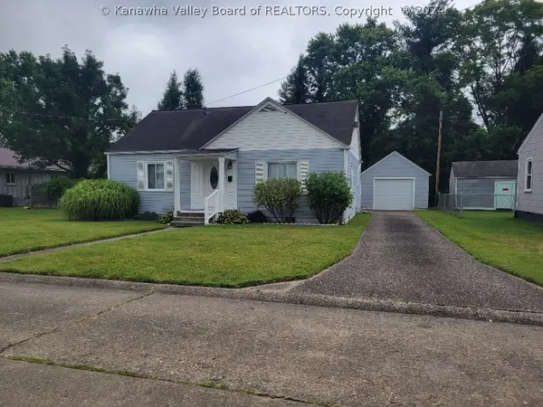 2756 Lincoln Avenue, St Albans, WV 25177