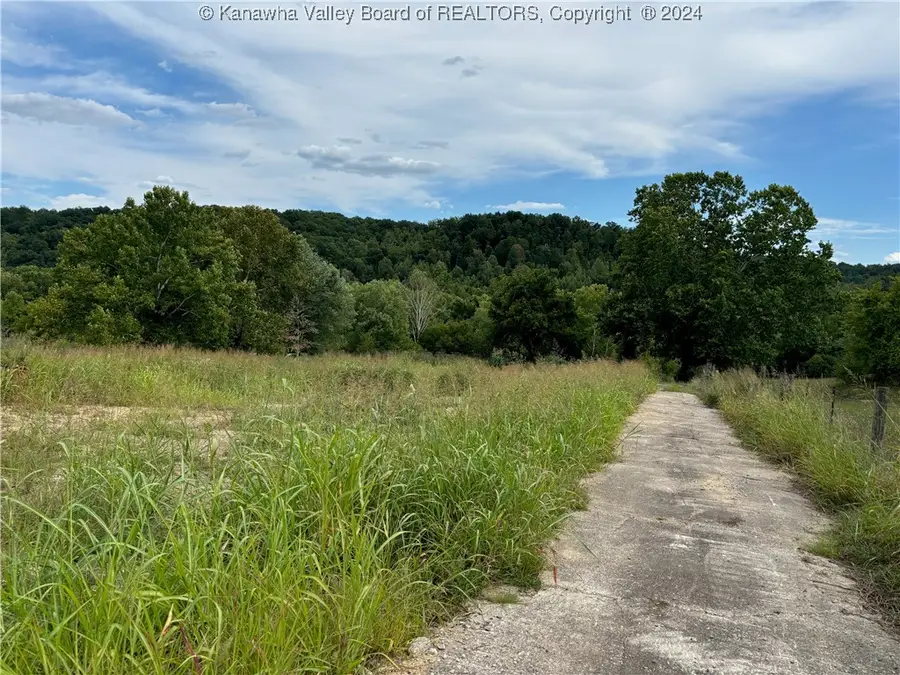 83 Gavin Lane, Hurricane, WV 25526 - Image #2