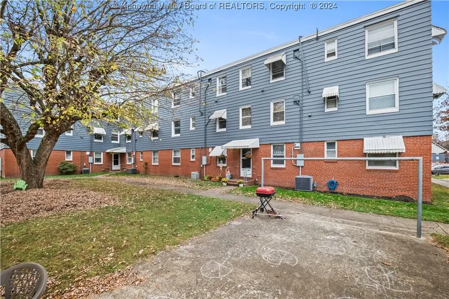 302 Kenna Drive, South Charleston, WV 25309 - Image #3