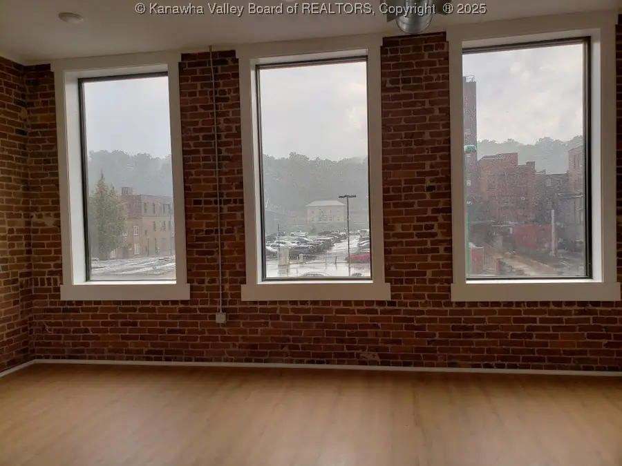 814 Virginia Street E #9, Charleston, WV 25301 - Image #2