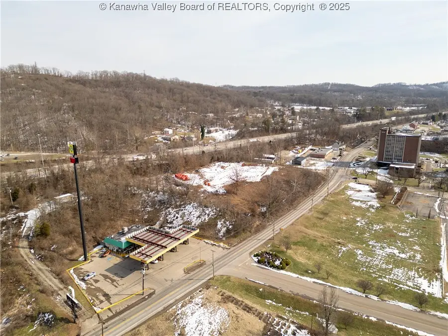 6000 Fairlawn Avenue, Dunbar, WV 25064 - Image #3