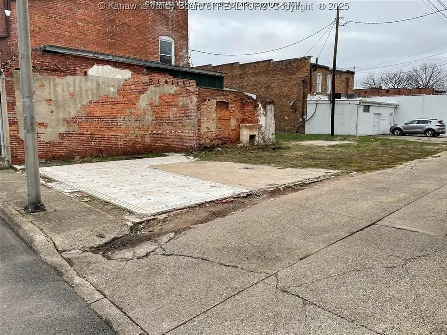 217 Walnut Street, Ravenswood, WV 26164 - Image #2