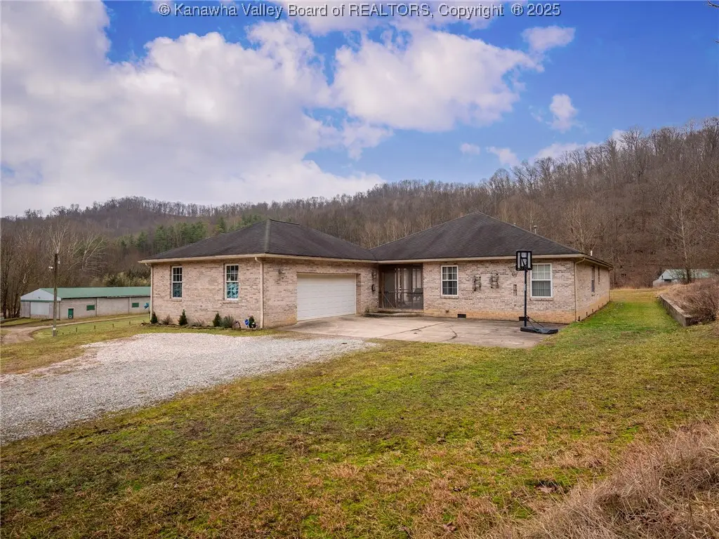 634 Hitch N Go Lane, Elkview, WV 25071 - Image #1