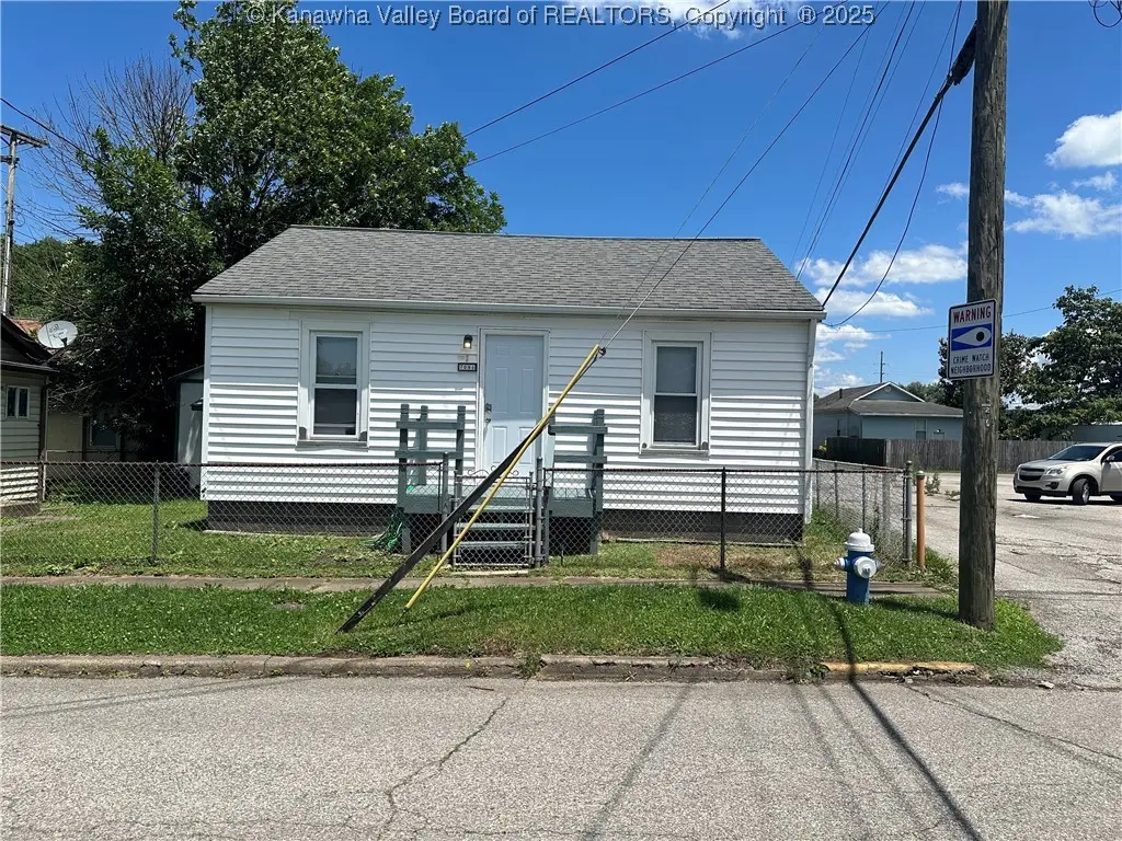 709 Dunbar Avenue, Dunbar, WV 25064 - Image #1