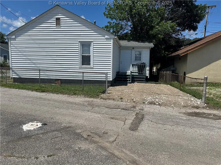 709 Dunbar Avenue, Dunbar, WV 25064 - Image #2