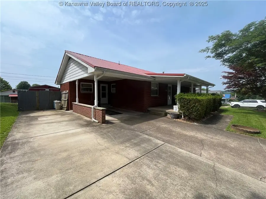 718 Flinn Avenue, Ravenswood, WV 26164 - Image #3