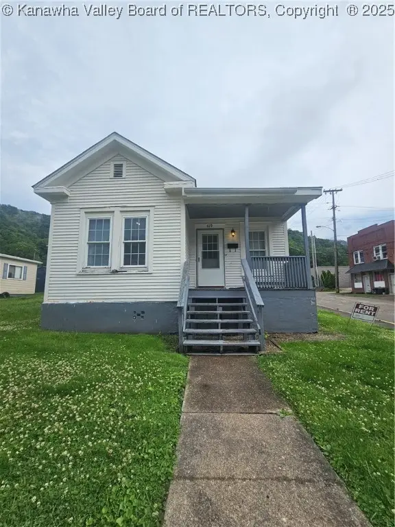 619 4th Avenue, Montgomery, WV 25136