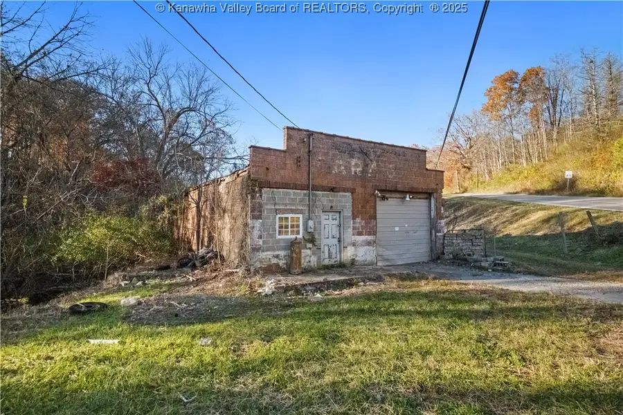 12555 Mclane Pike, Liberty, WV 25124 - Image #2