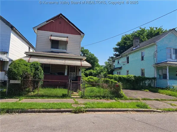 1424 3rd Avenue, Charleston, WV 25387