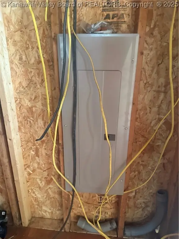 2075 Hewett Creek Rd, Jeffrey, WV 25114 - Image #2