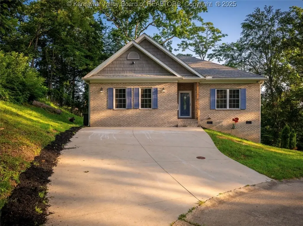 6 Squires Drive, Saint Albans, WV 25177 - Image #1