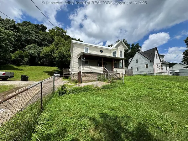 3516 Washington Street W, Charleston, WV 25387