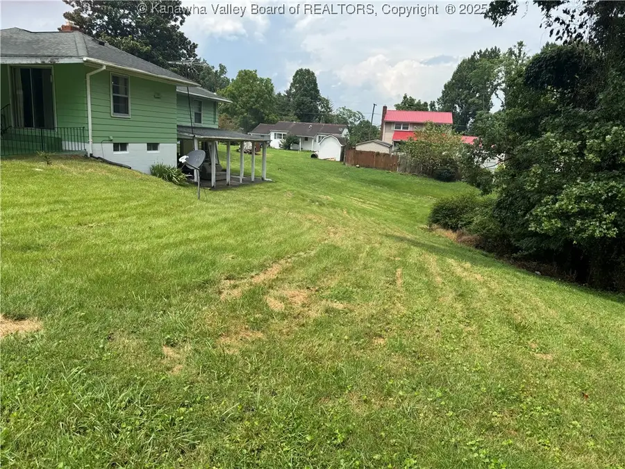 211 Joan Place, New Haven, WV 25265 - Image #2