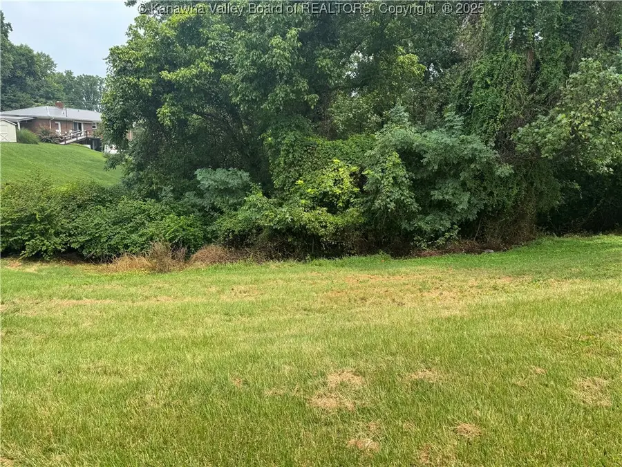 211 Joan Place, New Haven, WV 25265 - Image #3