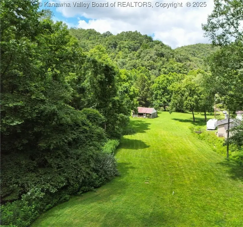 148 Broughton Lane, Julian, WV 25529 - Image #3