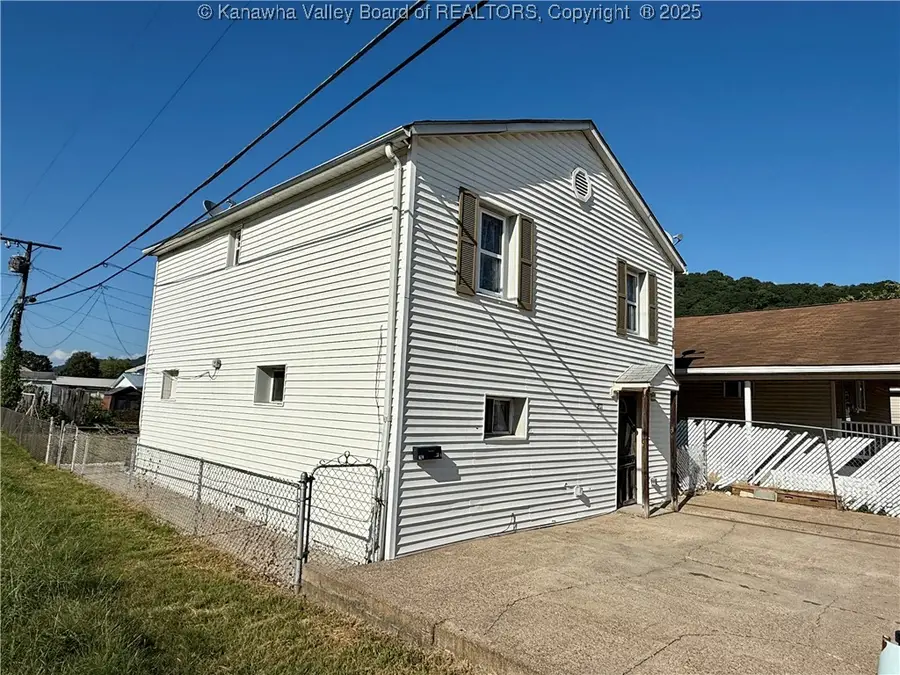 207 Marshall Avenue, Charleston, WV 25306 - Image #3