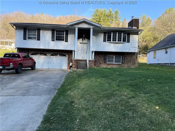 1800 Sugar Creek Drive, Charleston, WV 25387