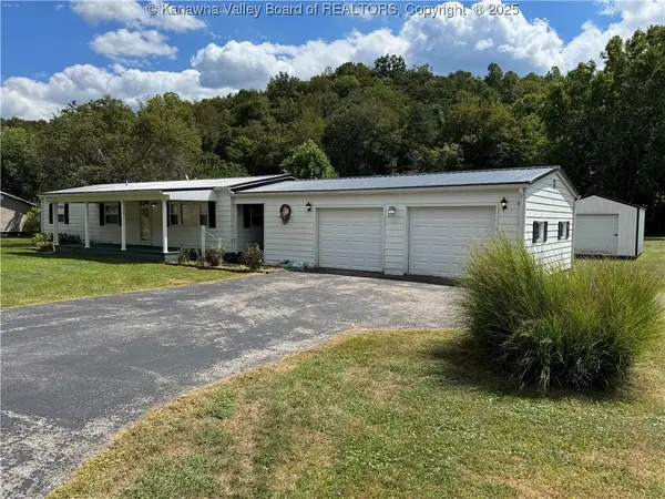 206 Dublin Road, Leon, WV 25123