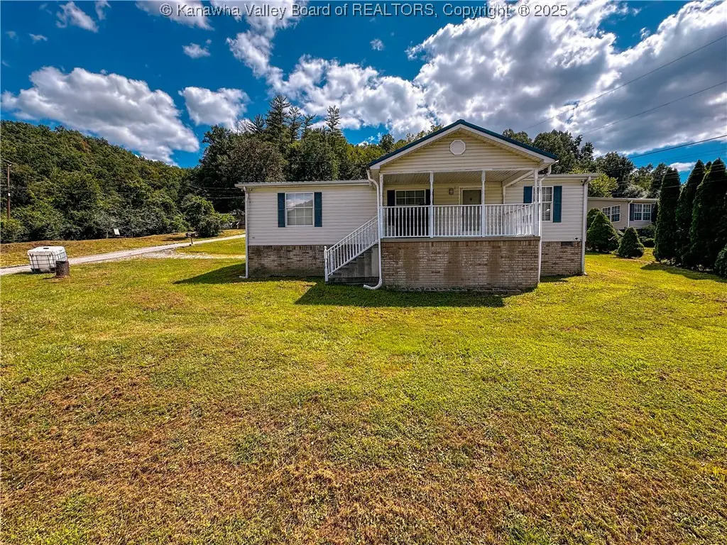 102 Piney Lane, Madison, WV 25130 - Image #1