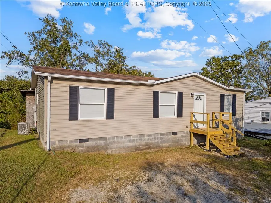 1402 3rd Street, Milton, WV 25541 - Image #2